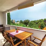 3 Bedroom Beautiful In Krk Apartman Krk Town