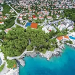 Apartman 3 Bedroom Beautiful In Krk *