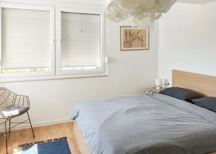 3 Bedroom Beautiful In Krk Appartamento Krk Town