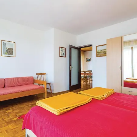 Apartment 3 Bedroom Beautiful In Krk
