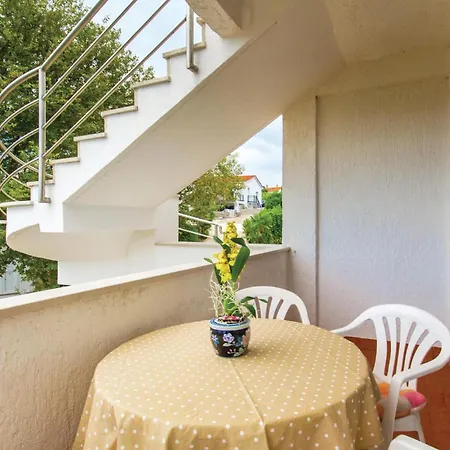 Apartment 3 Bedroom Beautiful In Krk *