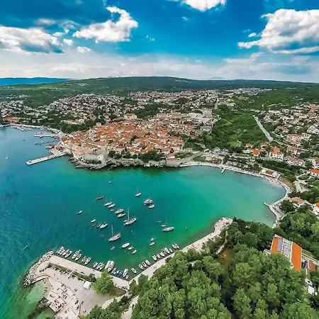 3 Bedroom Beautiful In Krk Apartment *