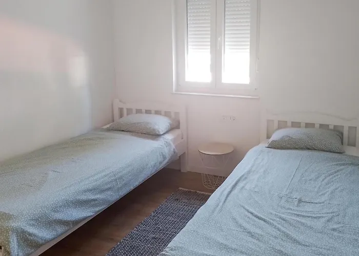 3 Bedroom Beautiful In Krk *