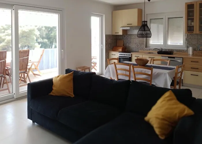 Daire 3 Bedroom Beautiful In Krk *